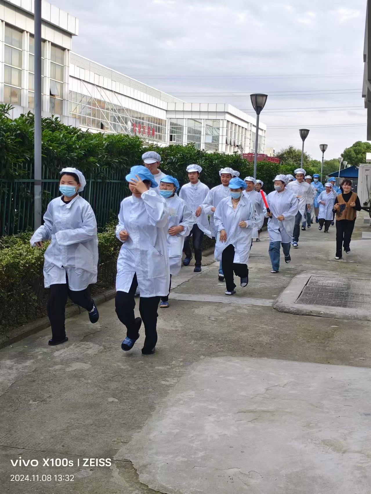 e2adf333cf32208854ecc052bfa400b-53df70a6-38f9-4ed5-bc88-d4cc22f4e648