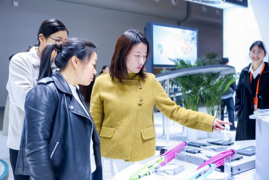 a547cbef-ca27-4f3e-aaa5-4c810c3d7b46-a4a460ca-5aca-4141-b4b9-40c8219607fb